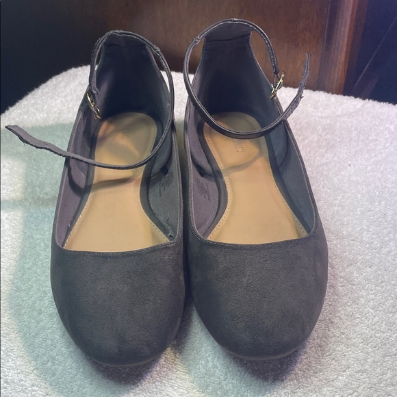 Old Navy Gray Ankle Strap Flats - Picture 1 of 7